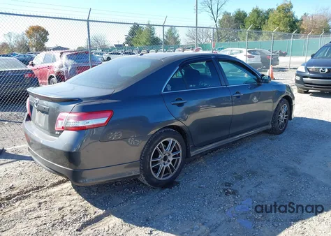 2010 Toyota Camry Se V6 z USA, uszkodzony, nr VIN 4T1BK3EK2AU112853